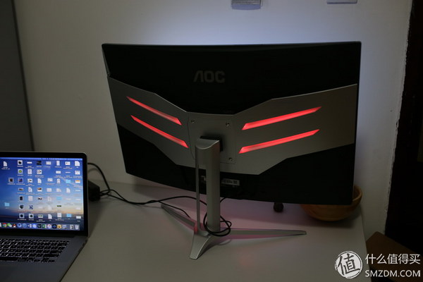 100%srgb电竞显示屏,100%srgb和90%p3色域显示器