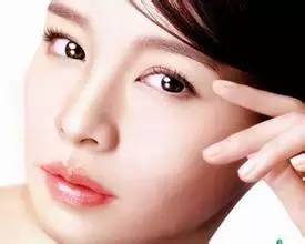 弹走鱼尾纹的正确方法,点疗法视频教程