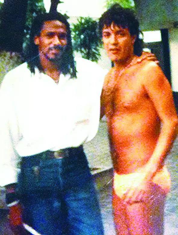 这个叫凯撒的假球星，骗了全世界20年