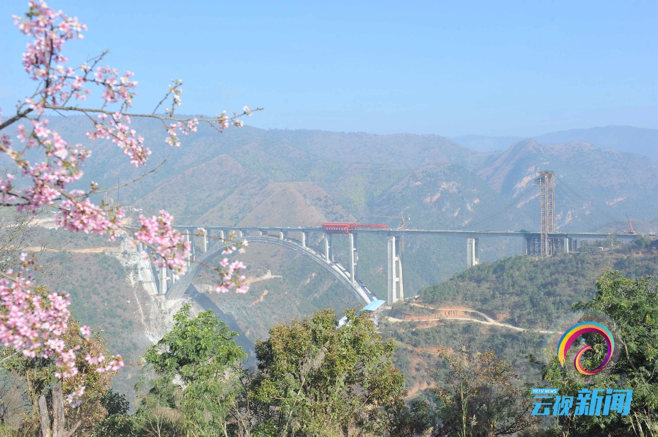 北盘江铁路特大桥和公路特大桥,中国最高桥北盘江大桥建设