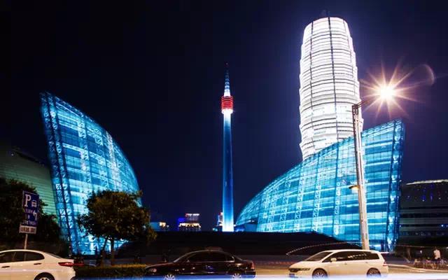 没有雾霾天的郑州还是挺美的