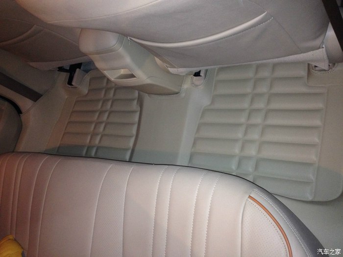 宁可天天没钱花也要买台卡罗拉,30岁自己买车买房的心酸