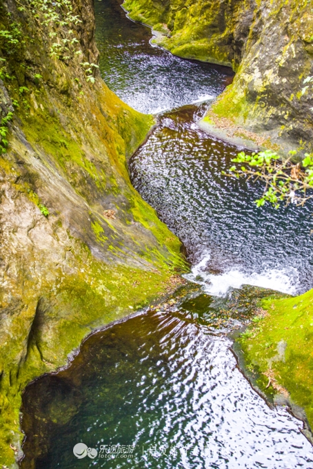 云顶景区瀑布,云顶山峡谷七彩瀑布