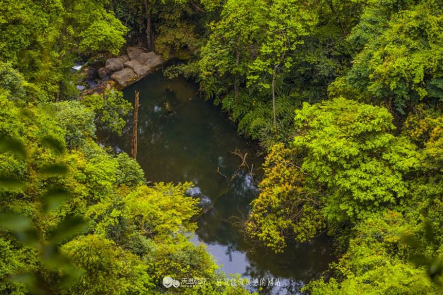 云顶景区瀑布,云顶山峡谷七彩瀑布