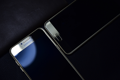 2千块买华为还是买三星,2千多买个二手手机值得吗