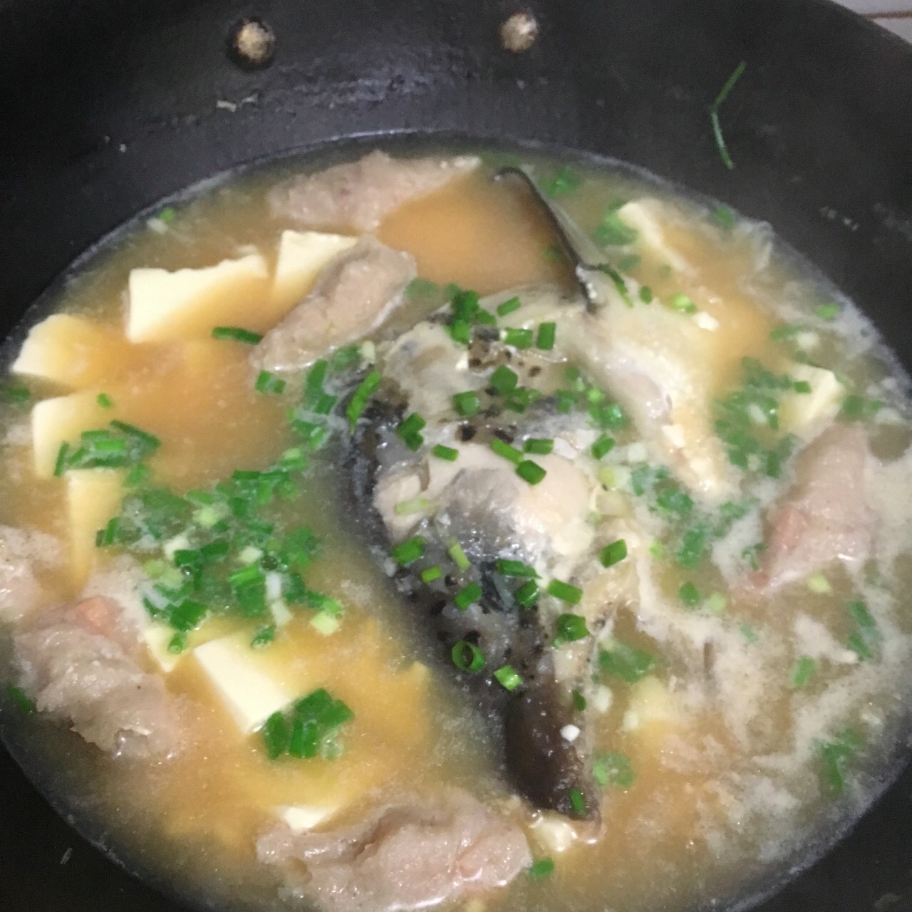 正宗三文鱼头豆腐汤怎么炖,辣三文鱼头豆腐汤