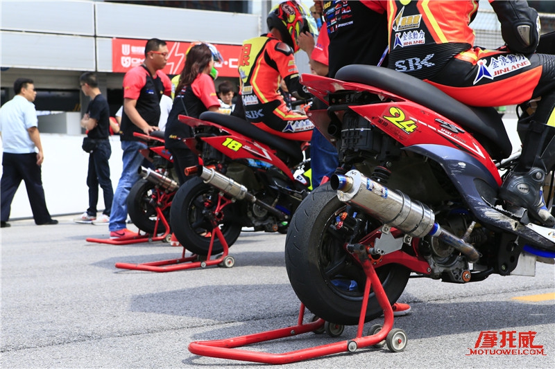 考NMB来赛车！CMBC全国摩托车场地锦标赛约战京城！