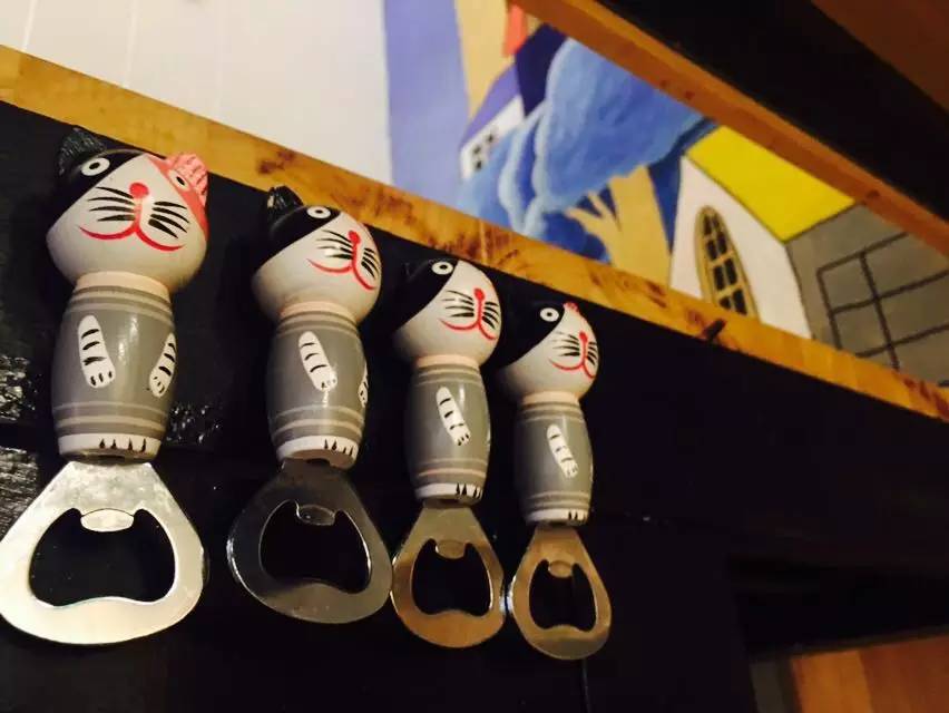 团长探店这是欧巴代言的炸鸡店！你们都不要拦我！我必须要去