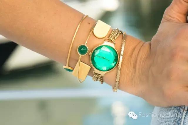 没块好看的表，我都不好意思露手段