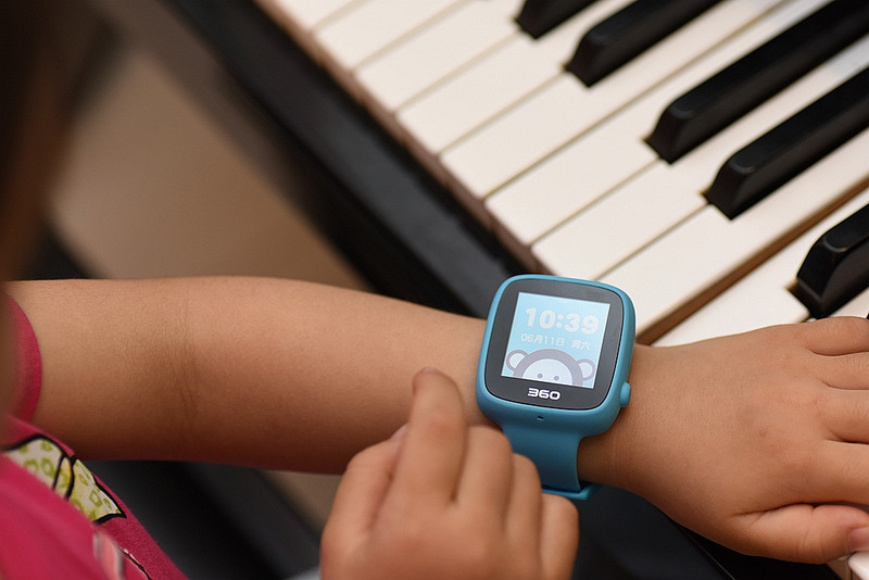 细致的关爱,巴迪龙360儿童手表app