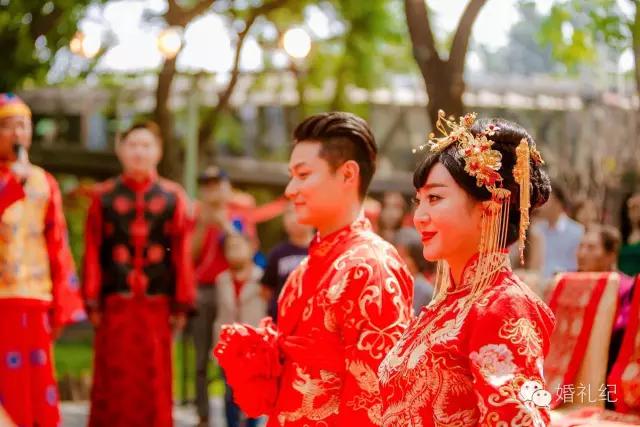 分毫不差按清朝老北京规矩结婚新郎三支箭射向端庄典雅新娘