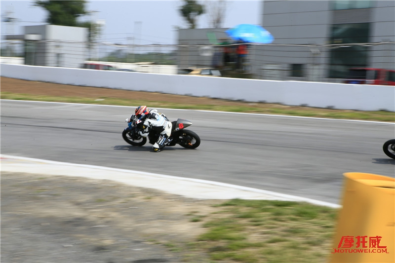 考NMB来赛车！CMBC全国摩托车场地锦标赛约战京城！