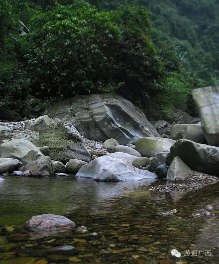 上林，有一条美如少女般不谙世事的小河