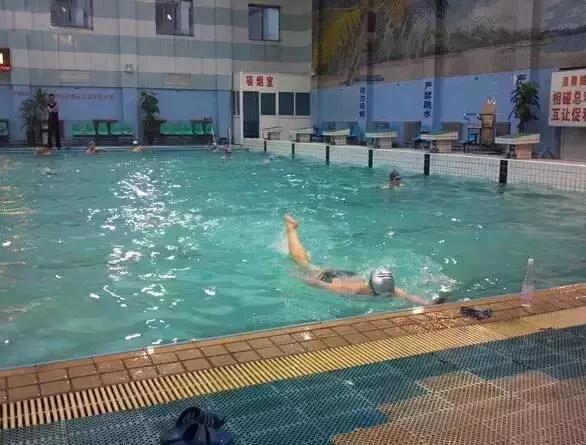 清凉一夏亲子游泳池,去西安游泳推荐哪个游泳馆