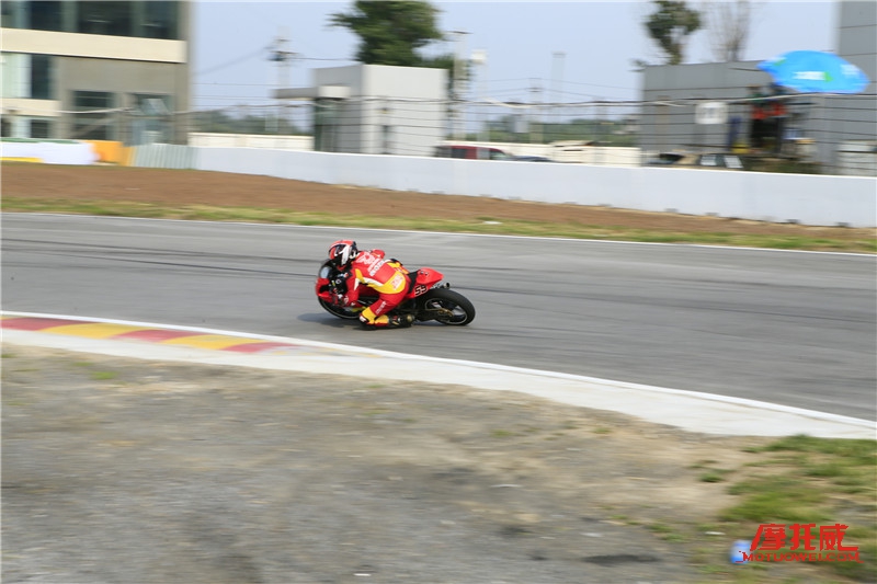 考NMB来赛车！CMBC全国摩托车场地锦标赛约战京城！