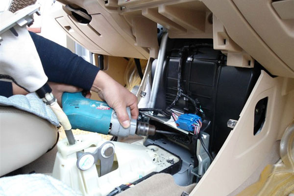 荣威550后排出风口不出热风,荣威550空调风口转换不了