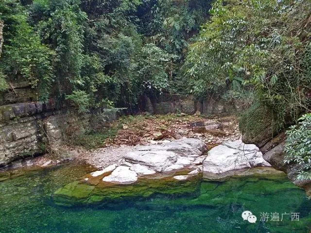 上林，有一条美如少女般不谙世事的小河