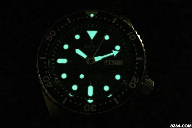 seiko精工gmt男款机械表黑面,seiko手表skx007