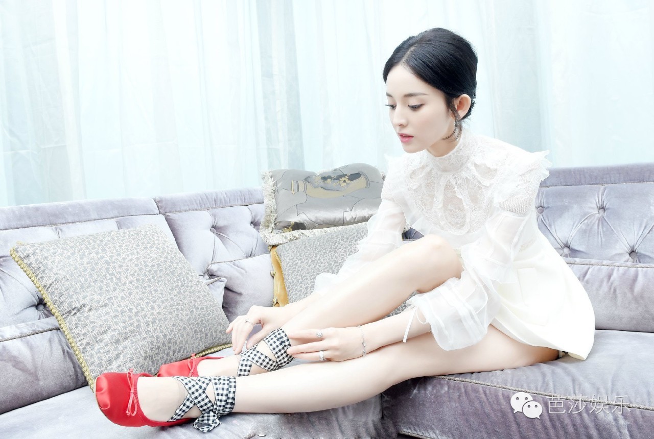 每日星范|林志玲让她健步如飞的芭蕾鞋，不只杨幂喜欢，连奥黛丽赫本也被圈粉啦！