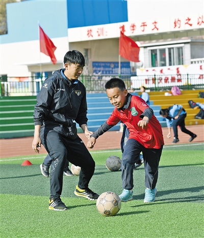 名正青少年足球培训,青少年足球公益培训计划启动