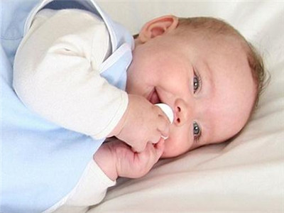 安抚奶嘴哪种好用,安抚奶嘴哪种好