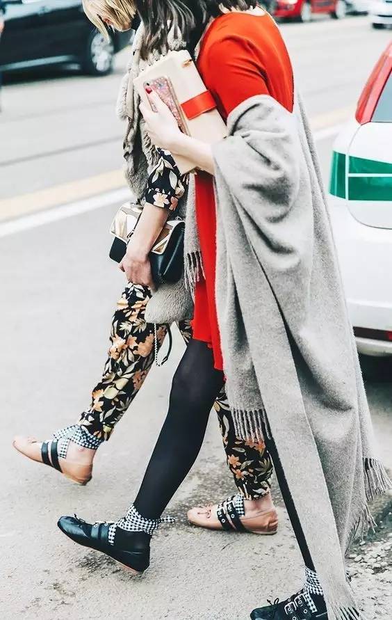 每日星范|林志玲让她健步如飞的芭蕾鞋，不只杨幂喜欢，连奥黛丽赫本也被圈粉啦！