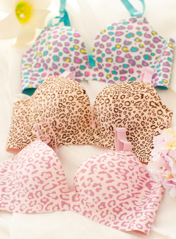 认真选好每一件内衣,挑选一套好的内衣