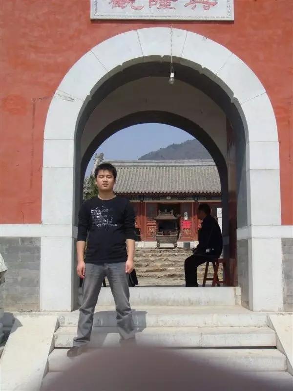 他大起大落后入庙修行，再创业做一家针对农村市场的“唯品会”