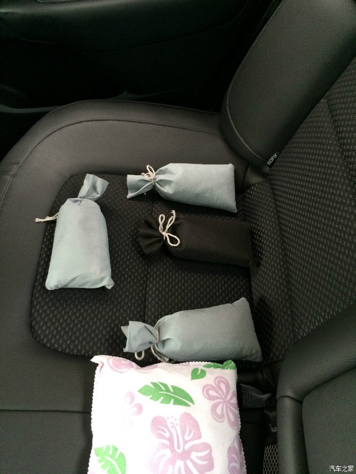 雪铁龙世嘉1.6排量油耗1公里1块钱,两厢雪铁龙世嘉1.6油耗能达到多少