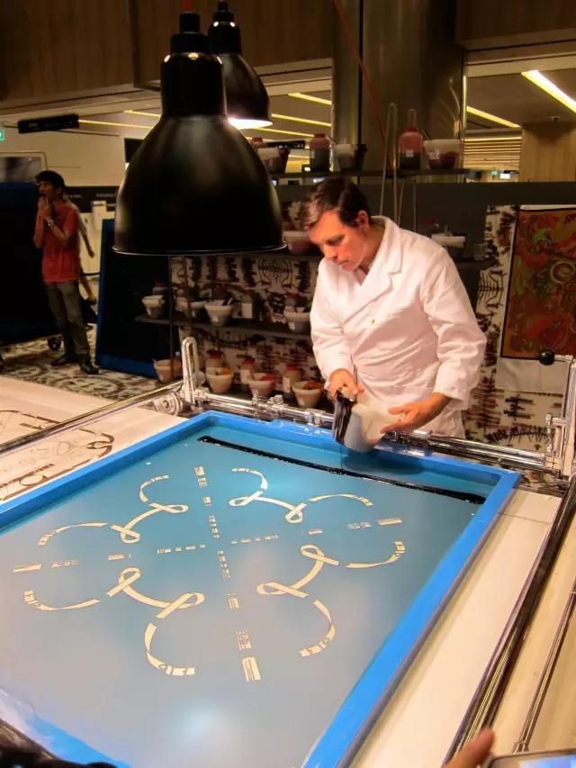 爱马仕丝巾凭什么这么贵？