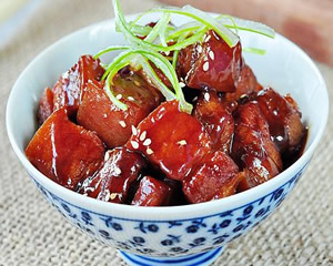 红烧鸡清蒸鱼正宗做法,红烧鸡鲜嫩