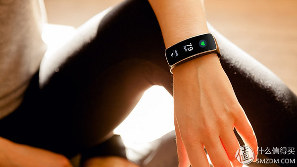 本地音乐智能手环值得买,智能手环和智能手表哪个值得买