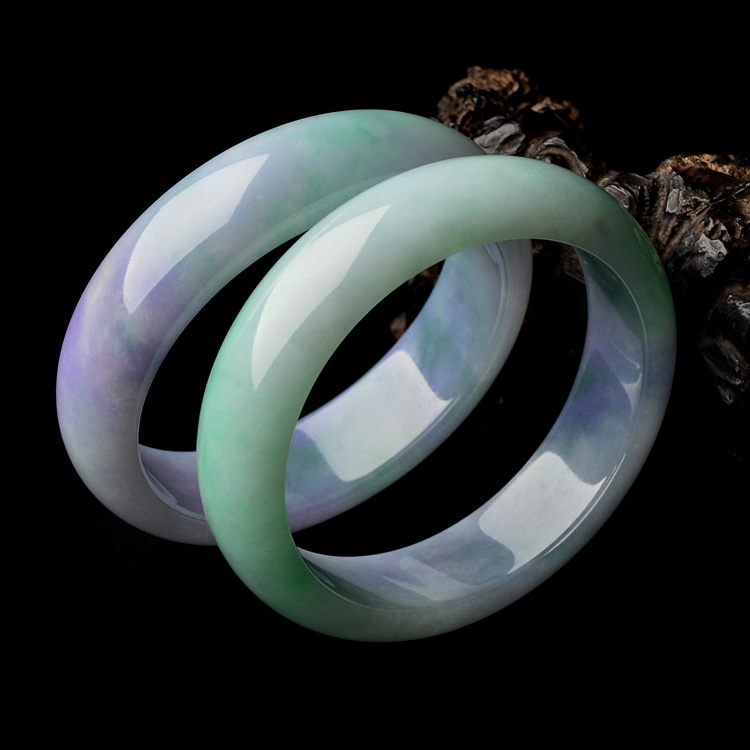 腕上乾坤玛瑙玉髓,怎么样根据手段粗细选玉镯