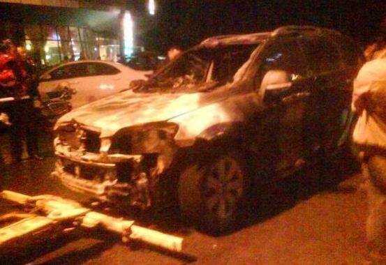 科帕奇自燃,一声巨响把我从梦中惊醒英文