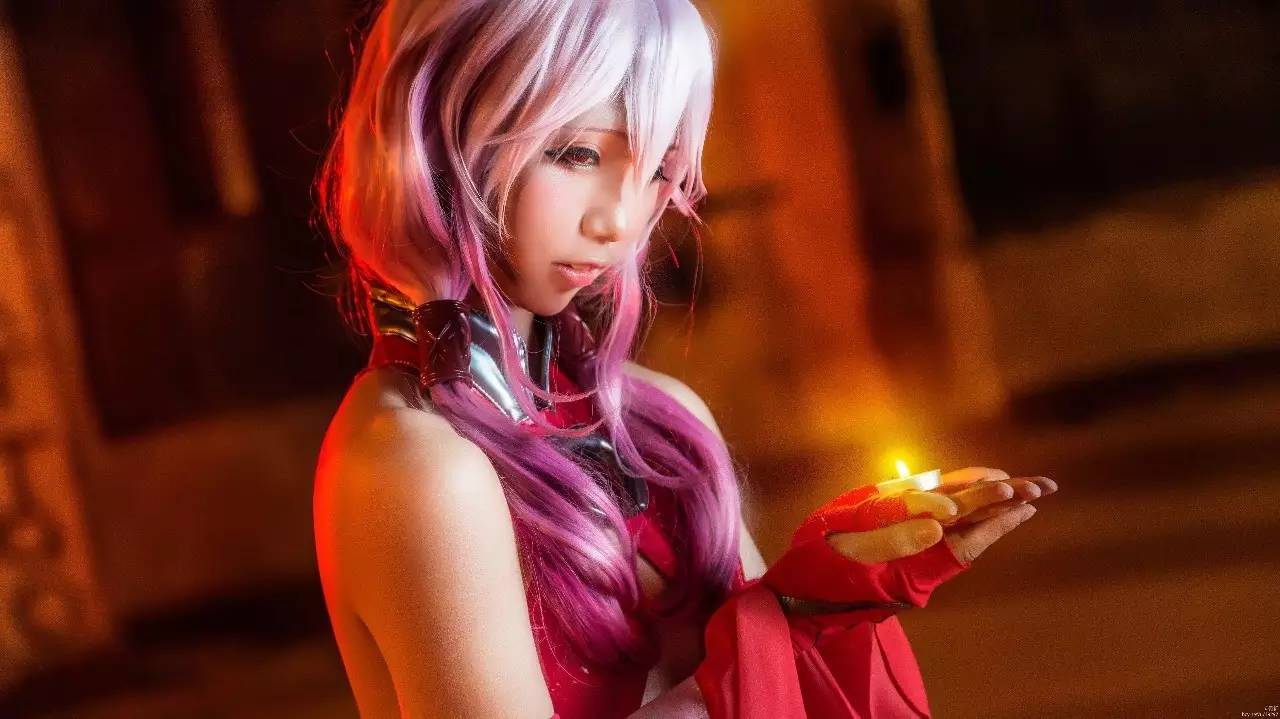 祈妹cos黑衣,祈妹白色战斗服