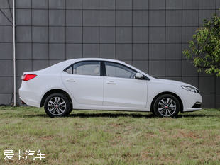 上汽荣威3601.4t,荣威360和大众朗逸