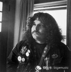 神秘的摇滚乐“27岁俱乐部”，柯本、吉姆莫里森都在里面