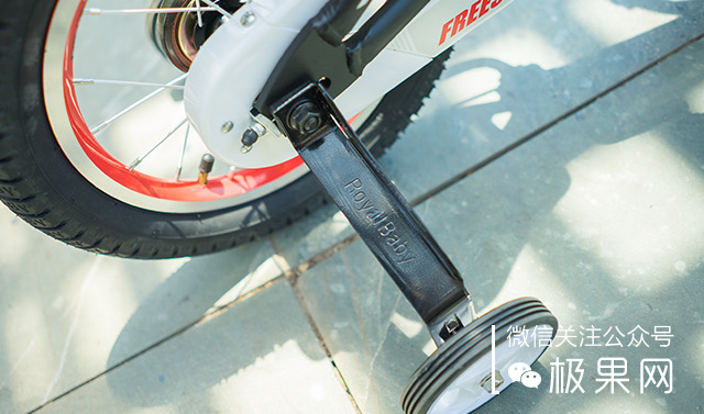 这辆美亚销量第一的童车，孩子骑上想摔跤都难