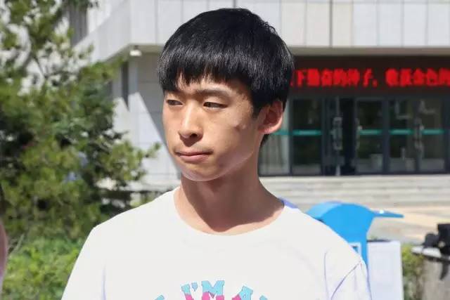 走近2016鄂尔多斯高考状元爆料独家学习秘籍！