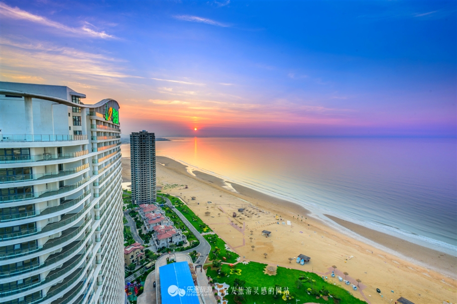 碧桂园十里金滩酒店海边上的五星酒店