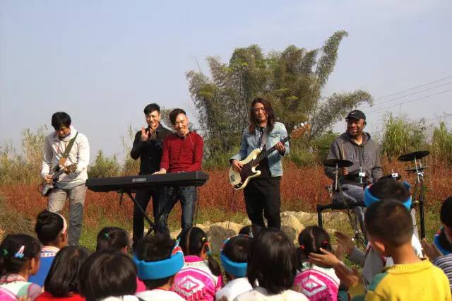 信乐团居然成了他们的“徒弟”？｜21：20《美丽乡村音乐课堂》