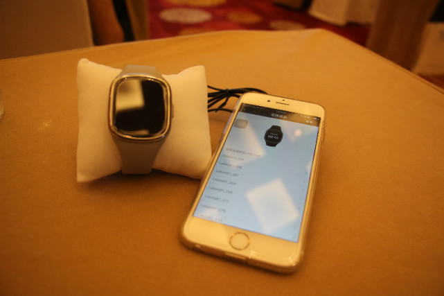 腕能支付开启抬手便利生活——拉卡拉手环上海版体验