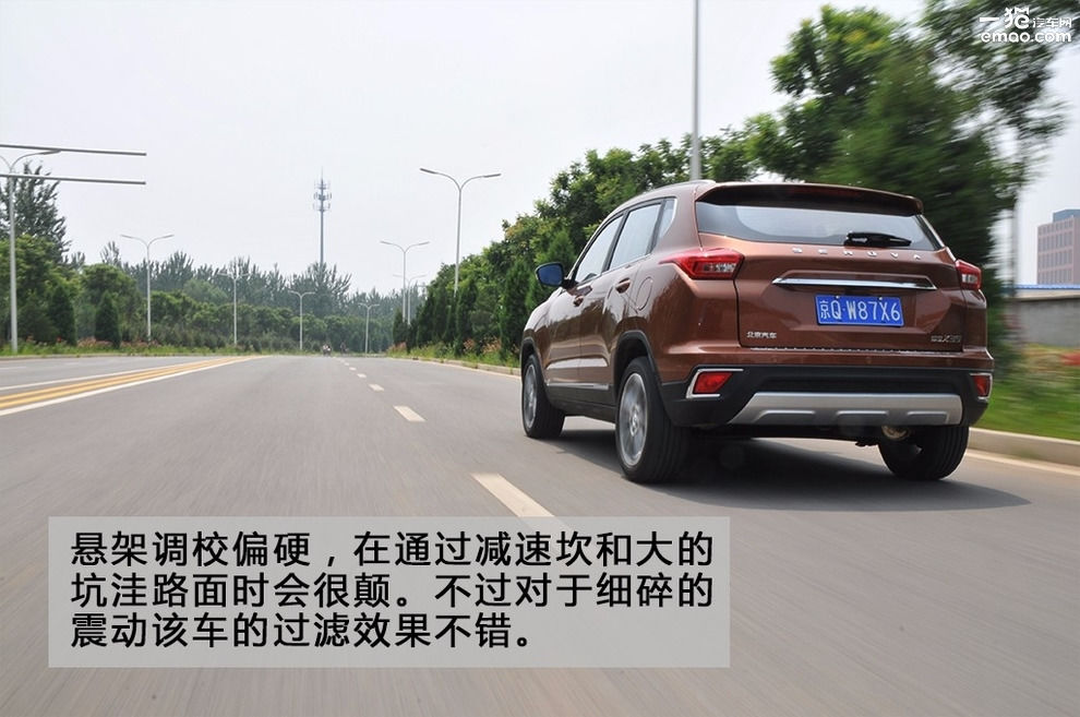 挂s挡的时候要不要松油门,挂着s挡拉手刹对车有什么影响