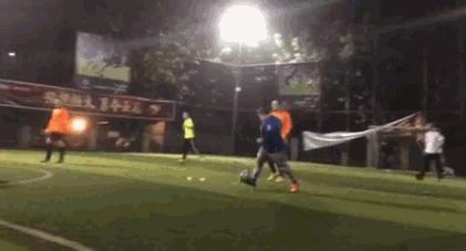 鹿晗踢球水平怎样,鹿晗足球在娱乐圈是什么水平