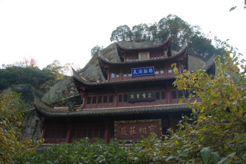 现在去新昌大佛寺能看到大佛吗,天下第一大佛新昌