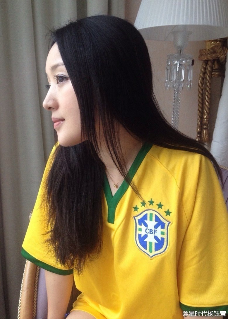 欧洲杯女明星穿球衣,2016年欧洲杯明星