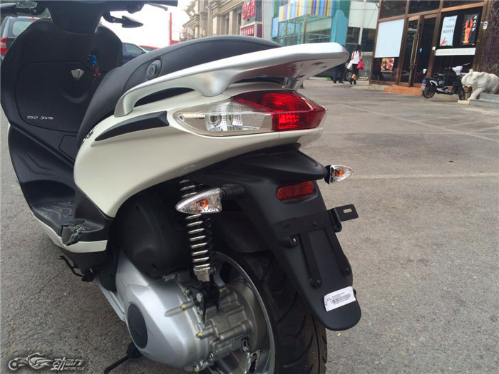 比亚乔fly150呆子测评,新款比亚乔fly150费油吗