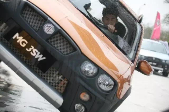 广告冯小刚,冯小刚一部电影30多个广告