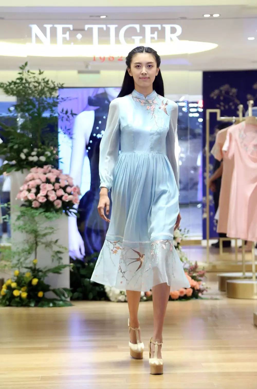尚品|美衣、美食、美酒、美人，去NE·TIGER高级成衣店享受“四美”！