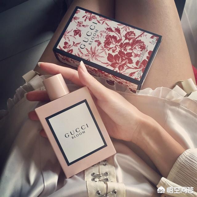 给女朋友成人礼送什么香水,女生18岁成人礼送什么书